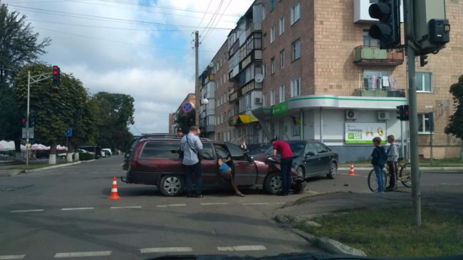 У центрі Ковеля зіткнулися дві автівки