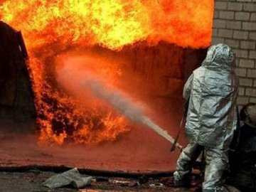 У волинському місті в 2-поверховому гаражі – пожежа