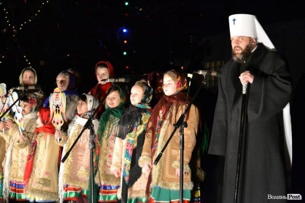 Лучани у День Cвятого Миколая «запалили» cвяткові ялинки. ФОТО