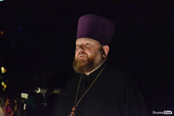 Лучани у День Cвятого Миколая «запалили» cвяткові ялинки. ФОТО