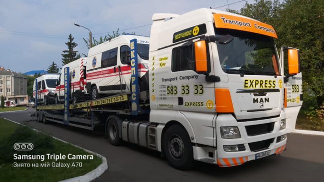 Волинь отримала три надсучасних «швидких» для транспортування хворих з важкою формою перебігу COVID-19. ФОТО