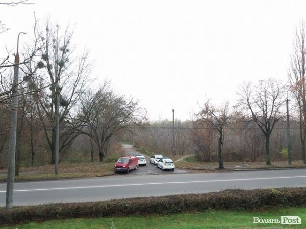 У Луцьку затримали чоловіка з пістолетом та наркотиками