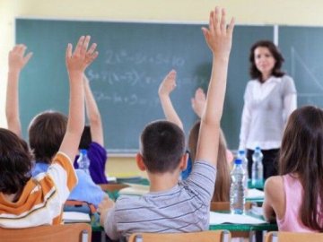 Роздягання не підтвердилось: поліція про конфлікт у луцькій школі