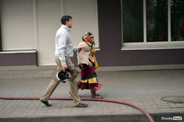 Жінка розповіла медикам, що народилася 1948 року й мешкає сама