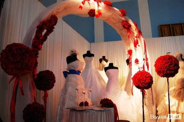 У Луцьку відбулася весільна виставка