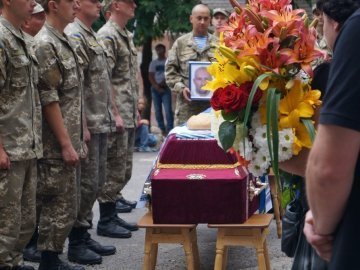 Новини з минулого. Бронежилети у дірках та загиблі Герої