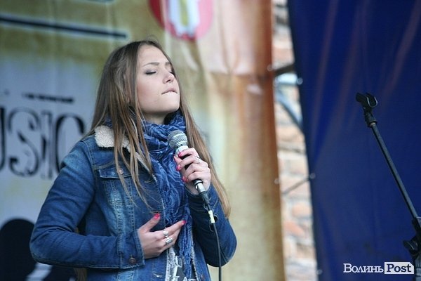 У Луцьку дощ відлякав відвідувачів джаз-фесту. ФОТО