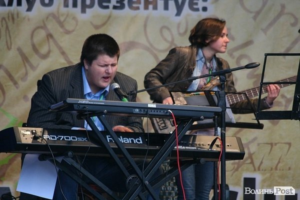 У Луцьку дощ відлякав відвідувачів джаз-фесту. ФОТО