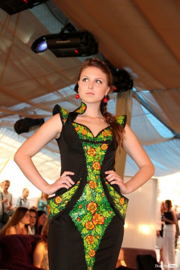 Довгоногі красуні, купальники, сукні: День моди в Луцьку. ФОТО