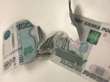 На Херсонщині окупанти почали давати рублі – пенсіонери міняють їх на гривні