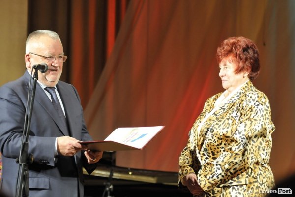 У Луцьку нагороджували працівників телебачення, радіо і зв’язку. ФОТО