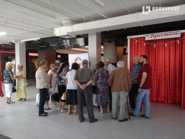 У Луцьку пенсіонерам показували фільм про Симона Петлюру. ФОТО