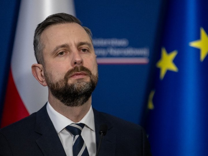 «Пам'ять про жертв Волині не підлягає переговорам»: міністр оборони Польщі після зустрічі з Будановим у Варшаві