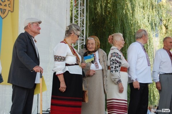 Акція «Українська вишиванка» у Луцьку. ФОТО