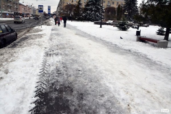 Фото снігового ранку в Луцьку