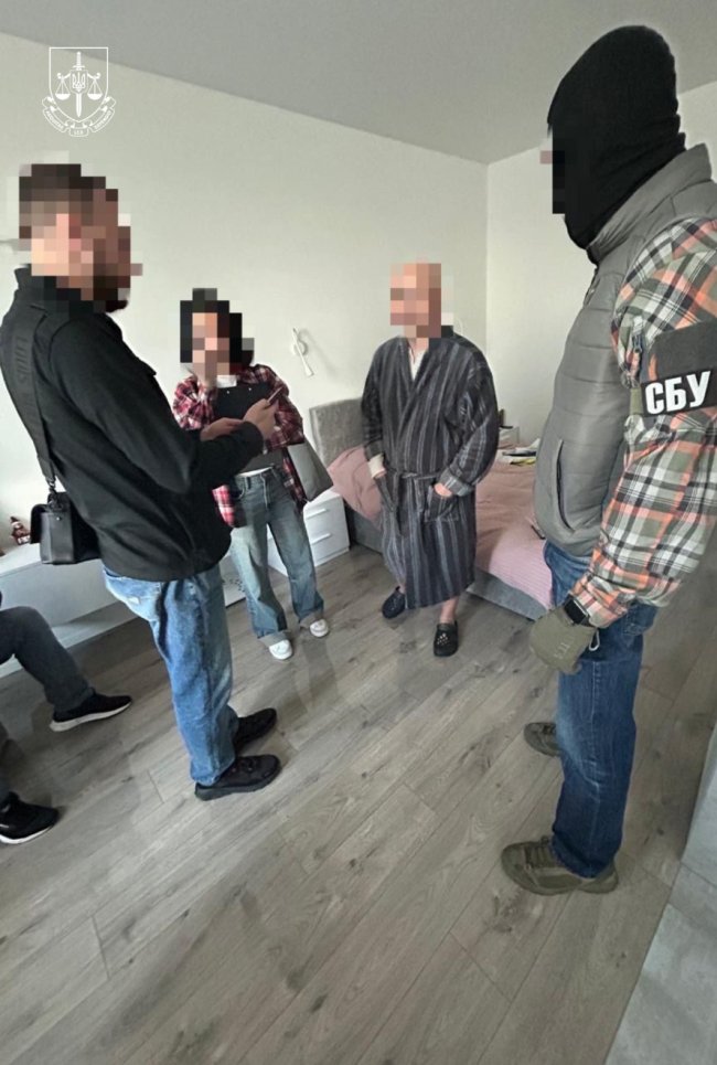 На Рівненщині викрили масштабну схему видобутку бурштину: серед учасників - директор однієї з філій ДП «Ліси України» 