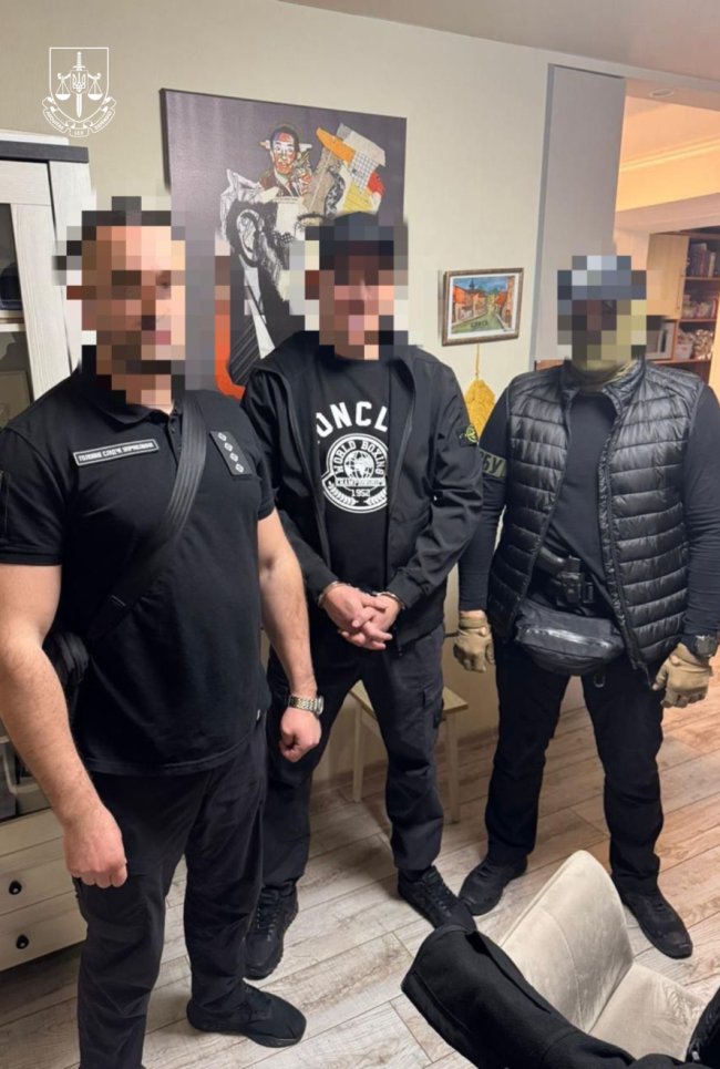 На Рівненщині викрили масштабну схему видобутку бурштину: серед учасників - директор однієї з філій ДП «Ліси України» 