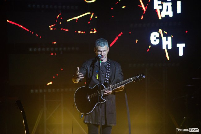 У Луцьку з новим альбомом виступив Арсен Мірзоян. ФОТО