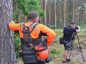 Потрібно доглядати: навіщо журналістів вивезли до Скулинського лісу