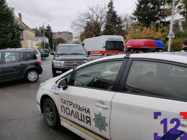 У Луцьку «швидка» влетіла у легковик. ФОТО