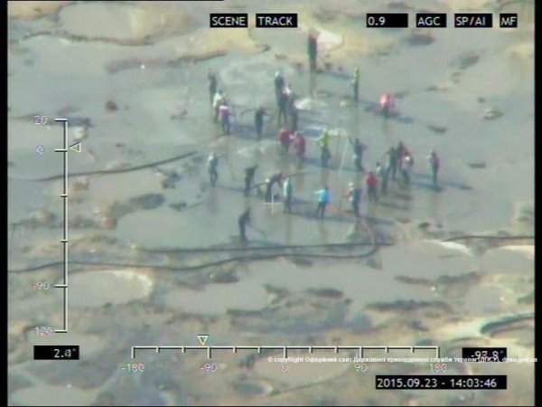 На Волині виявлено 11 місць копання бурштину, а в пунктах пропуску - понад 40 кілограмів каміння. ФОТО