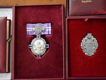 Волинські призери Паралімпіади та тренер отримали державні відзнаки