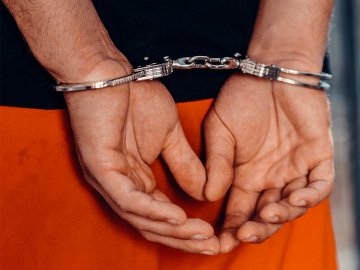 На Волині 50-річний чоловік пограбував односельчанина: викрав ювелірні прикраси