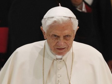 Помер Папа Бенедикт XVI