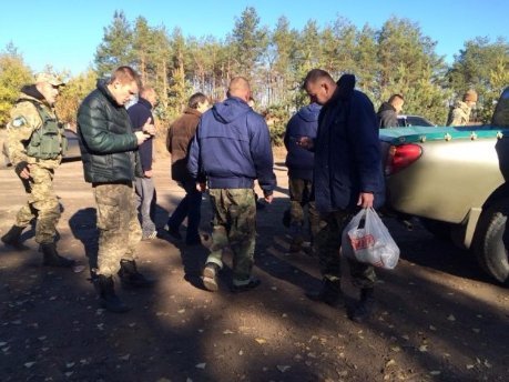 Ексклюзивні фото звільнених з полону військових. ФОТО