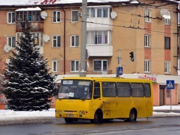 Луцьких перевізників просили не ризикувати через кригу на дорозі