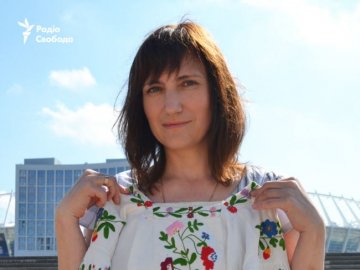 Волинянка показала родинні реліквії – старовинні вишиванки