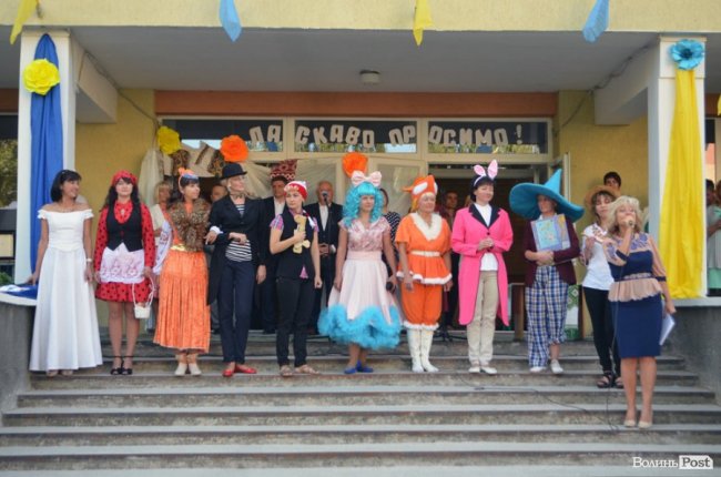 Креативно підійшли до свята в гімназії №21. Тут педагоги влаштували дітям розважально-навчальну програму