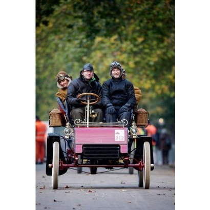 Автопробіг у Лондоні: вулицями міста проїхалося півтисячі раритетних авто. ФОТО. ВІДЕО