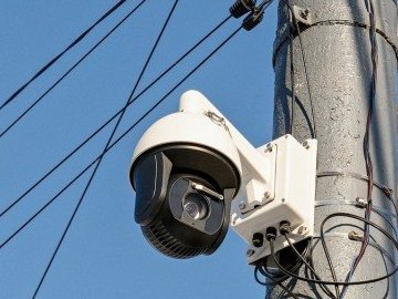 На входах до шкіл Луцька встановлять камери з функцією розпізнавання облич