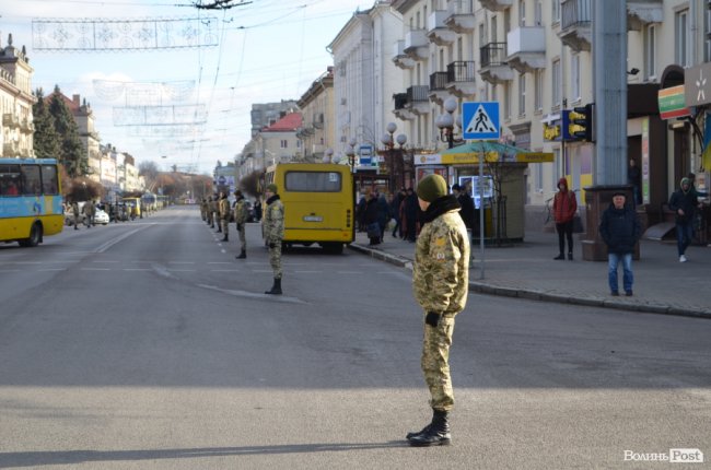 Загинув у день народження: Луцьк попрощався з воїном Віктором Лахаєм. ФОТОРЕПОРТАЖ