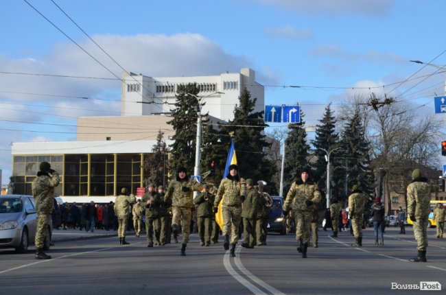 Загинув у день народження: Луцьк попрощався з воїном Віктором Лахаєм. ФОТОРЕПОРТАЖ