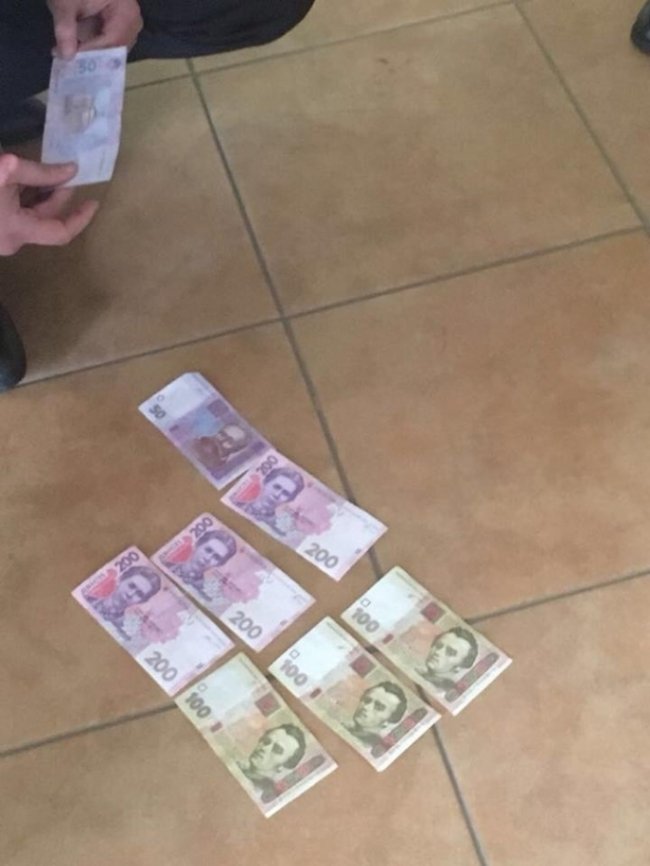 Чиновниця спробувала підкупити опера за 1000 гривень і заробила кримінал