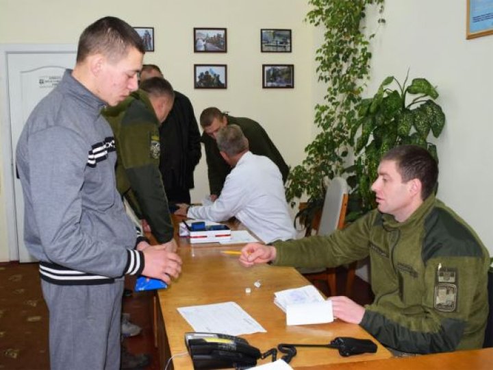 Військовий облік у 17 років: кому потрібно прийти в ТЦК до кінця липня