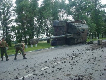 У Росії перевернувся танк, який їхав в Україну