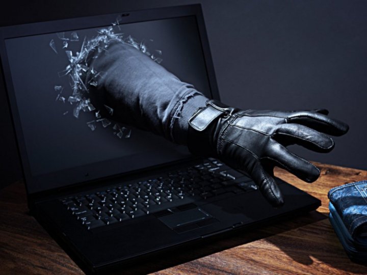 Шахрай видурив у волинянки пів мільйона