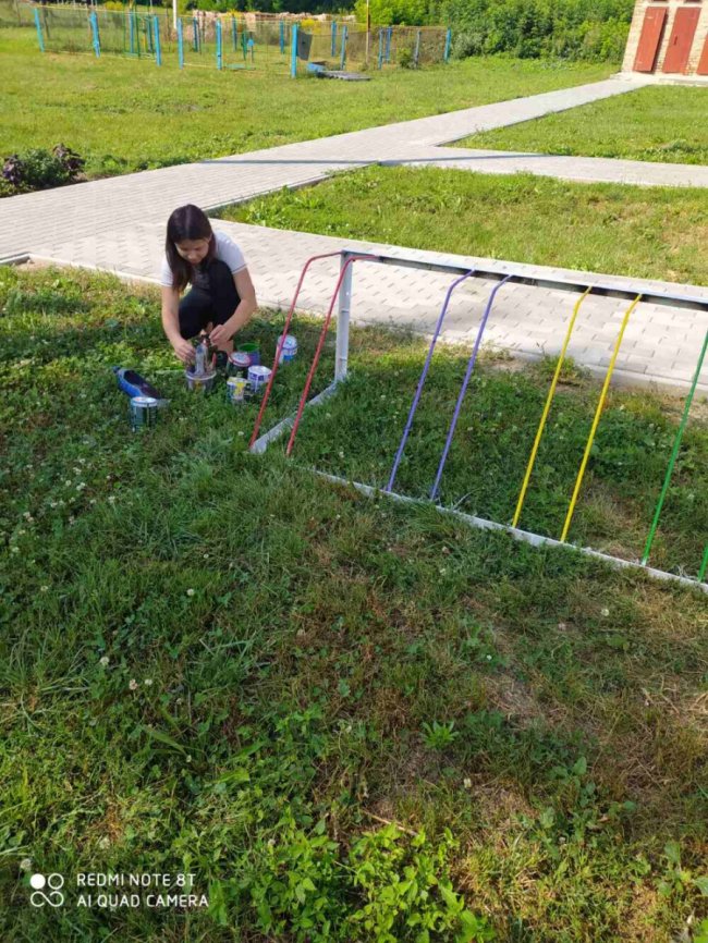 Завдяки ініціативі 9-класниці біля волинської школи з'явилася нова велопарковка