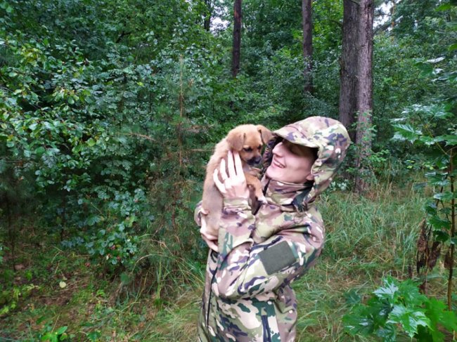 У волинській теробороні служить медик Іванна з вірним чотирилапим помічником. ФОТО