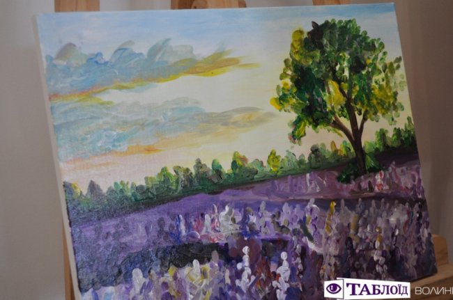 У Луцьку відкрили виставку неймовірних картин доньки загиблого героя. ФОТО