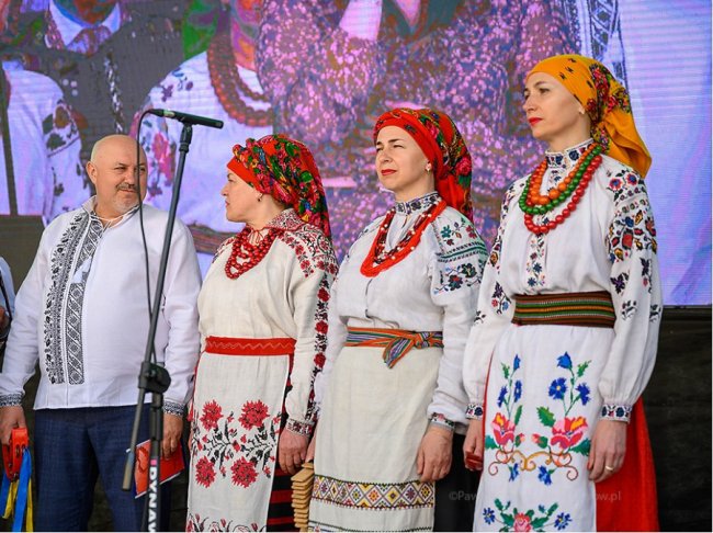 Фольклорний гурт з Волині виступив у Польщі на підтримку України