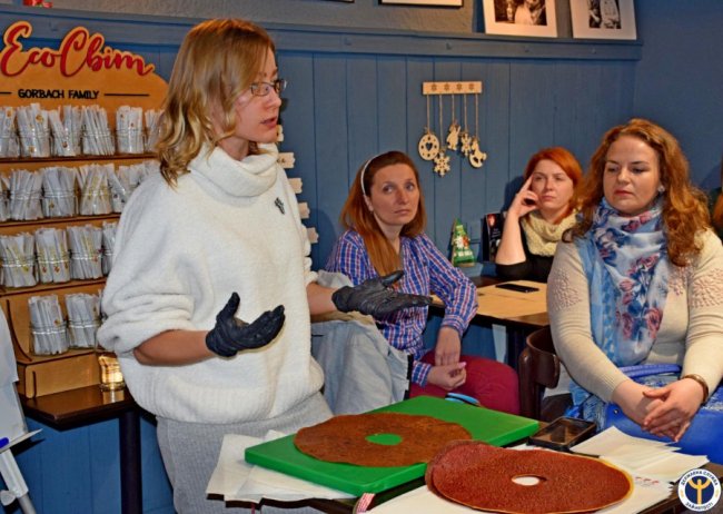 Починала на домашній кухні: лучанка зробила бізнес на виготовленні пастили