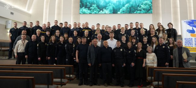 Волинські рятувальники вивчали мову жестів. ФОТО