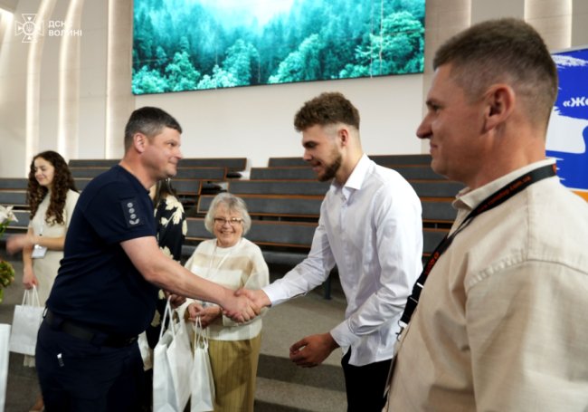 Волинські рятувальники вивчали мову жестів. ФОТО