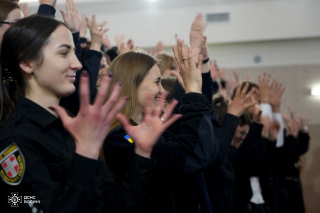 Волинські рятувальники вивчали мову жестів. ФОТО