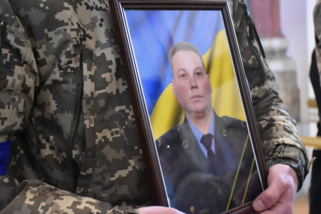 Лучани попрощалися із полеглим під Авдіївкою прикордонником