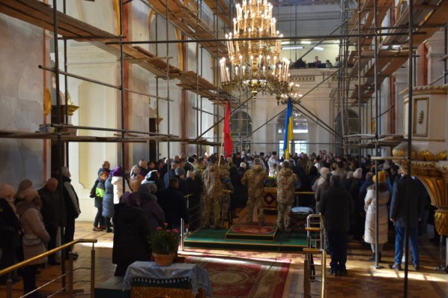 Лучани попрощалися із полеглим під Авдіївкою прикордонником